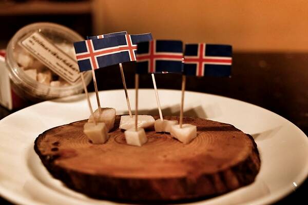 【冰岛人】冰岛人特纳闷：这东西我们宁可顿顿都吃，为啥中国人这么抗拒？