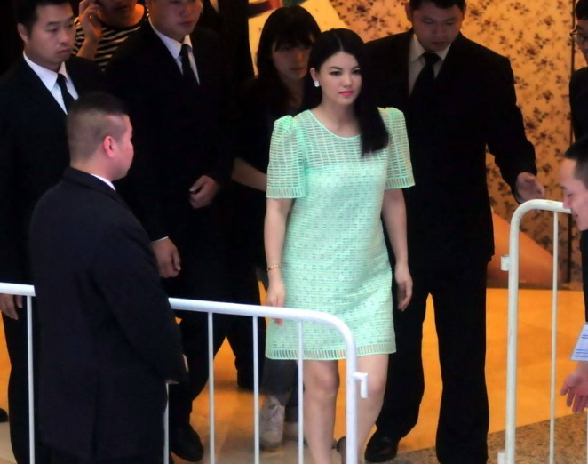 李湘■李湘为何这么有钱，好像一辈子花不完，听到何炅对她称呼后懂了
