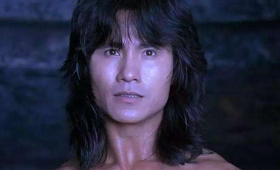 甄子丹|甄子丹都不是他的对手，在香港却得不到发展，在美国却红得发紫