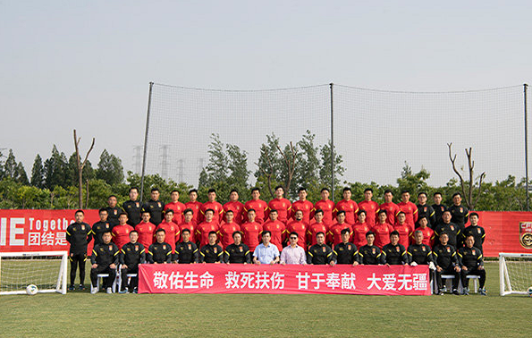 「国足」国足4-1大胜上港！谭龙梅开二度，洛国富首秀，上港四大外援出战