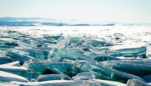 【贝加尔湖】贝加尔湖水量是中国淡水总量的八倍多，水能直接喝，能引来利用吗？