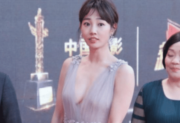 白百何|白百何为啥被称“女版陈冠希”?看了这些照片后,就知道原因了!