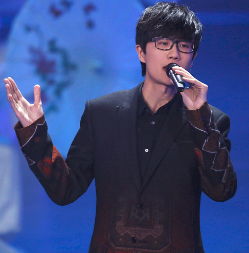 [许嵩]史上“最佛系”的歌手，不宣传、不包装、不跨界，演唱会却常常一票难求