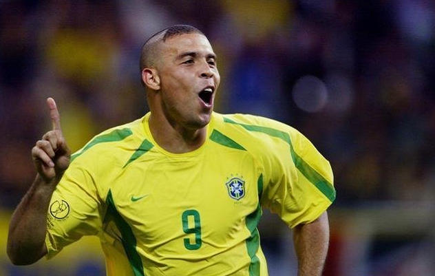 【特劳雷】维埃里的身体，梅西的过人，超快的速度，他或能成大罗的接班人！