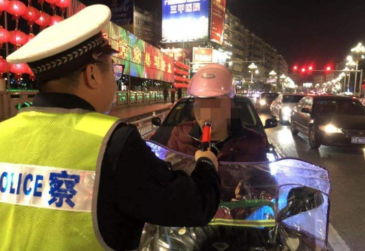 「电动车」电动车又出新规，广大车主叫苦不迭，汽车车主：真是个好消息！