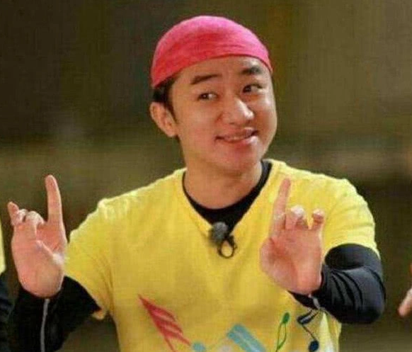 『奔跑吧兄弟』为什么王祖蓝只在跑男中戴头巾，其它节目却从来不戴，原因很简单