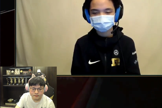 #少年三国志2#UZI和姿态直播聊天说漏嘴，把自己退役时间说出来了