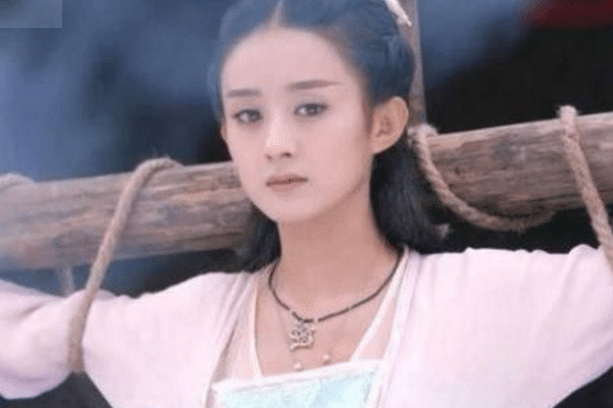 |女艺人拍摄“被绑戏”，其他人都在卖力演，图5是却把观众当“瞎子”！