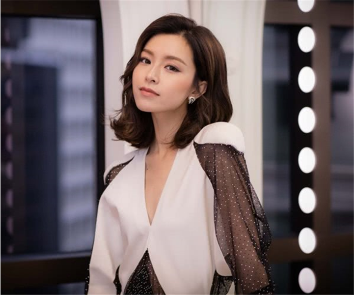 「谢霆锋」陈冠希为追她直接戒烟，谢霆锋对她一见钟情，网友：还好你都没答应！