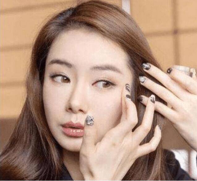 面膜|每天睡前就敷面膜？怪不得看起来比别人老，快来看戚薇是怎么做的