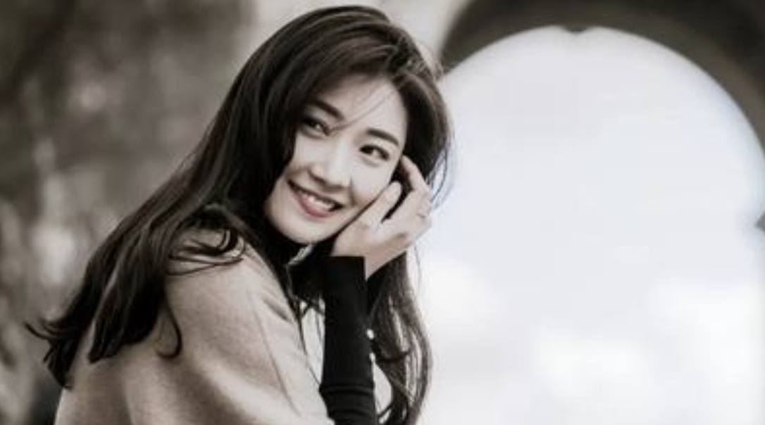 |她因名字太难念而不红，被网友称为“拼音女主”，出道8年仍无人记住