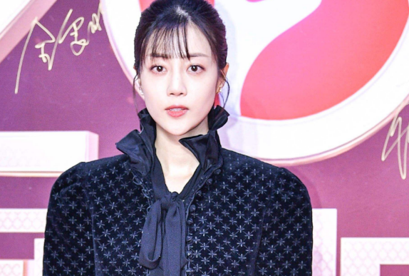 杨幂|正当红时和杨幂解约，本以为能闯出自己的一片天，现沦落到卖洗发水！