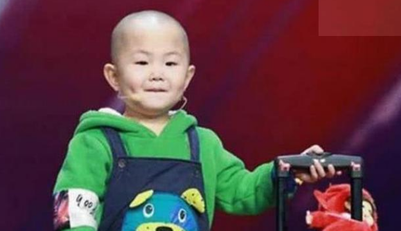 『童星』张俊豪4岁就上春晚，8岁获称“老戏骨”，在评委席上说“滚”被当众掌掴