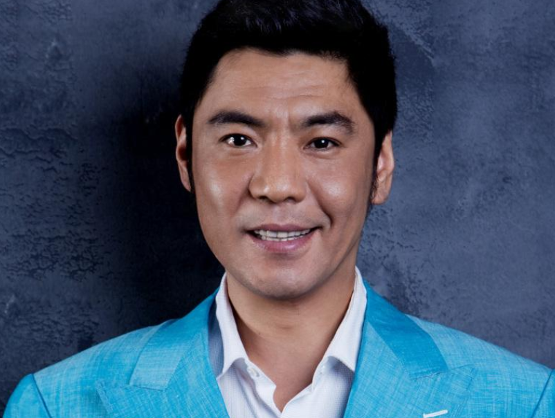 「c位」经典的音乐人，屠洪刚的每一首歌，均显得阳刚又大气