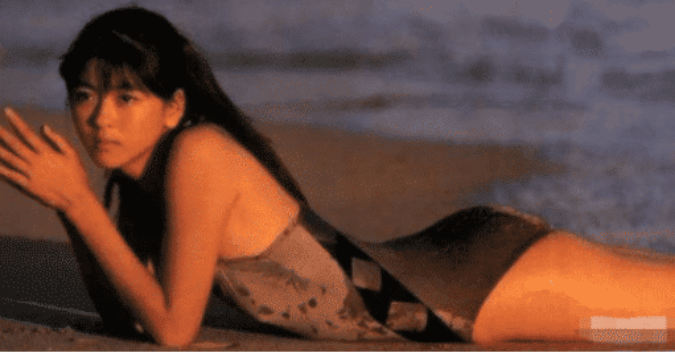 李连杰@李连杰“耽误一生”的日本红颜， 风情万种美过利智， 如今46岁依旧单身