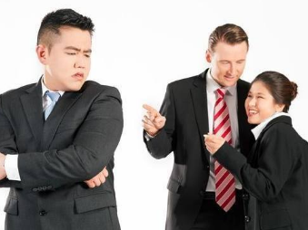 ▲在单位里什么样的人不受同事的待见？
