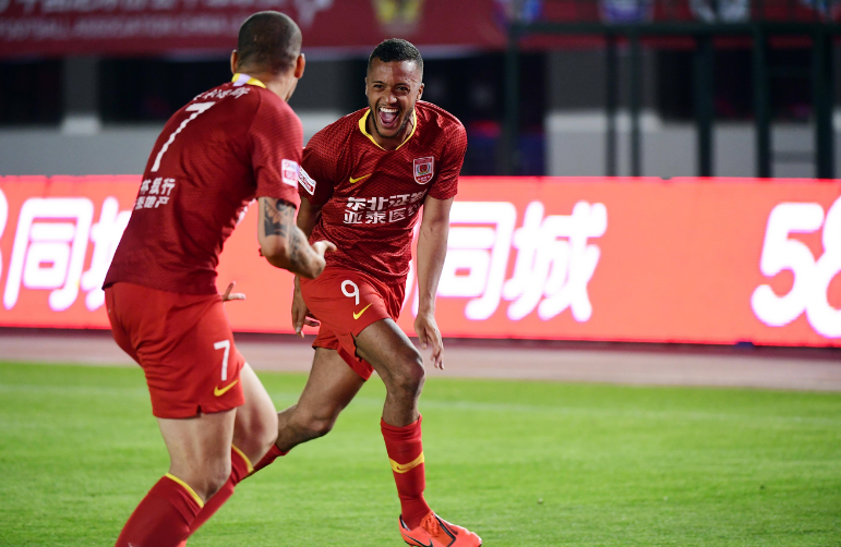 中超|突发！曝24岁荷兰天才已加盟中超，恒大“死敌”疯狂逆袭双线崛起