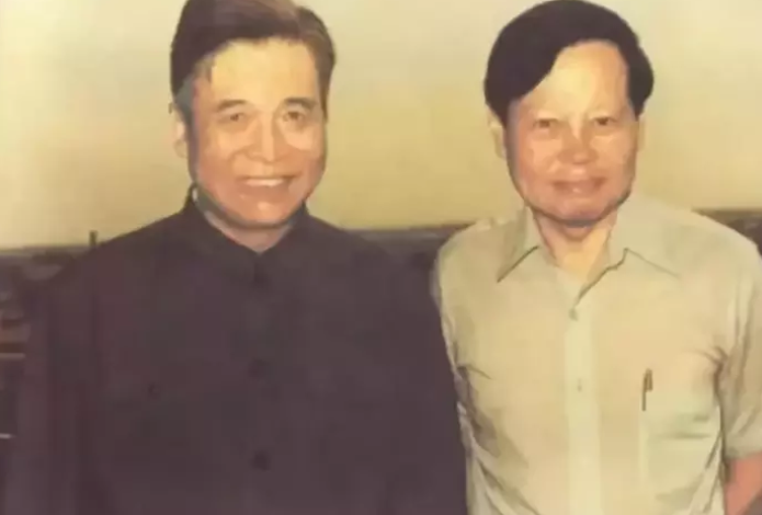 |杨振宁真实身份终于曝光,让世人感到后怕