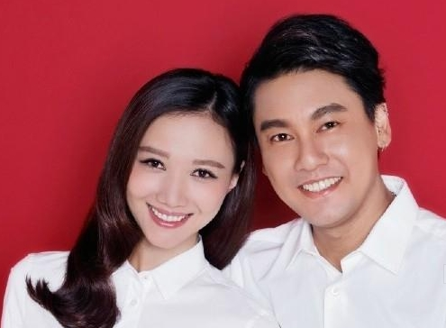 她是公认的干净女明星,39岁活成了十几岁的小公主,老公是我们十分熟悉