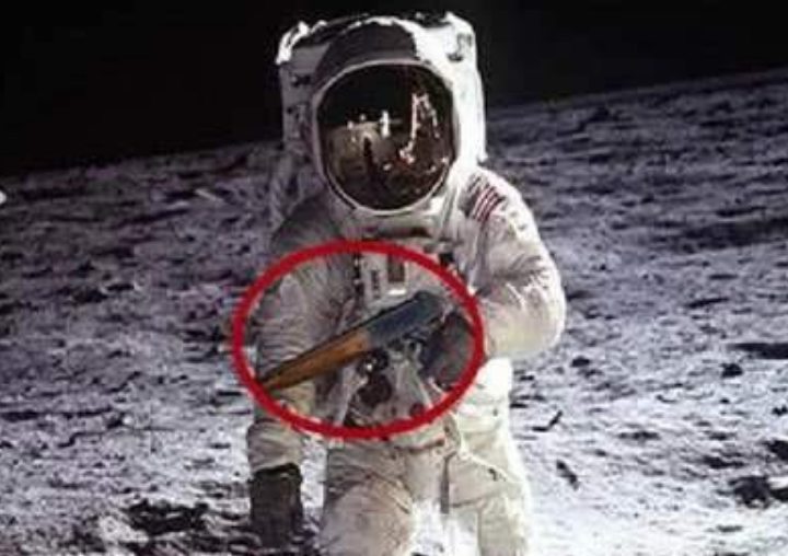 「宇航员」为何杨利伟上天时要带把枪?苏联宇航员的惨痛教训,真的不能再犯