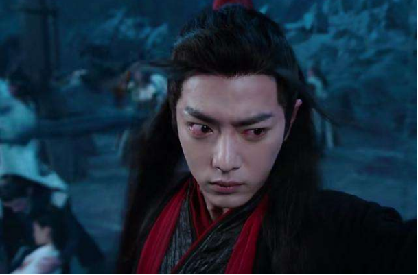 入魔|同样是入魔黑化,肖战靠眼神,邓伦靠龇牙,唯独他只需一个转身!