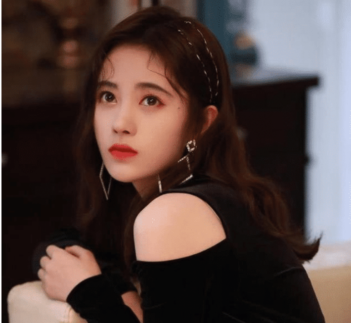 鞠婧祎:有种“颜值”叫26岁鞠婧祎,不惧央视镜头,失去滤镜后脸蛋太绝了