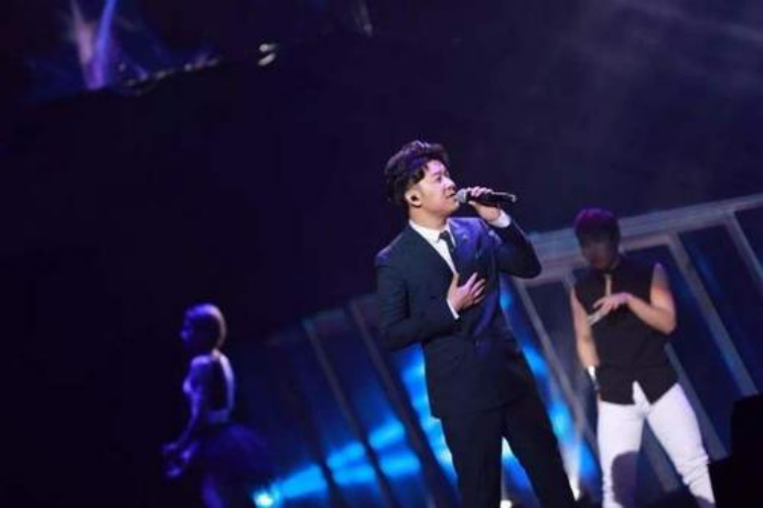 高进|土味歌曲大师高进，给别人写的歌都红了，自己的歌却红不了。