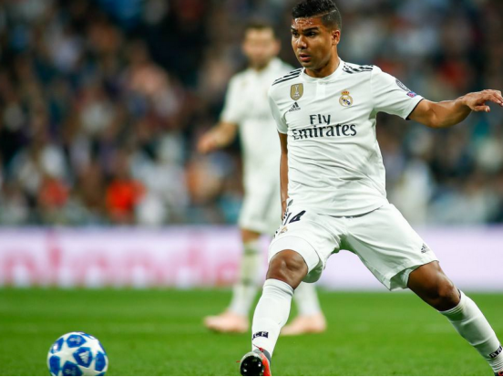 AC米兰：齐达内终于留住大将了，4倍年薪拿下绝佳球员，老将已然贫苦多时