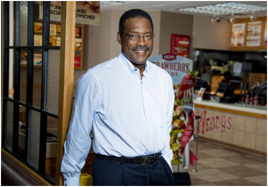 麦迪|NBA想破产都难的五大退役球星,麦迪上榜,第一堪称“印钞机”