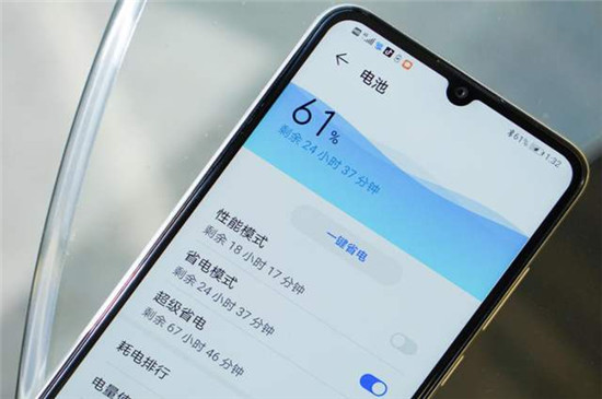 『华为手机』想买华为手机，请避开这三大雷区，这三个系列的机型随便选