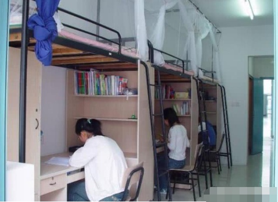 宿舍|大学宿舍选“6人间”还是“4人间”？学姐：大一选错后悔4年！