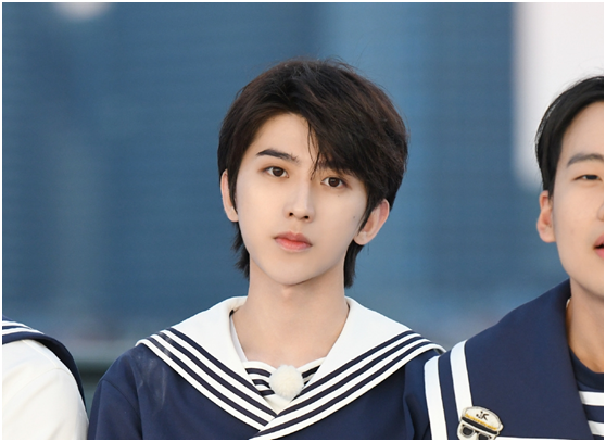 蔡徐坤|忘本？蔡徐坤没猜出偶练主题曲，遭粉丝指责大规模脱粉