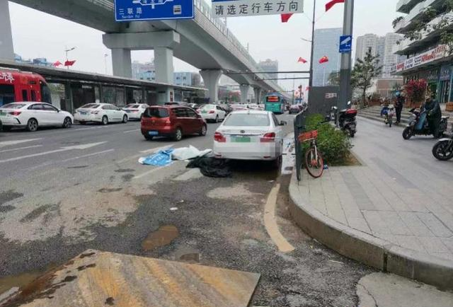 深圳一滴滴司机猝死，被路人发现时双手发紫靠着驾驶椅