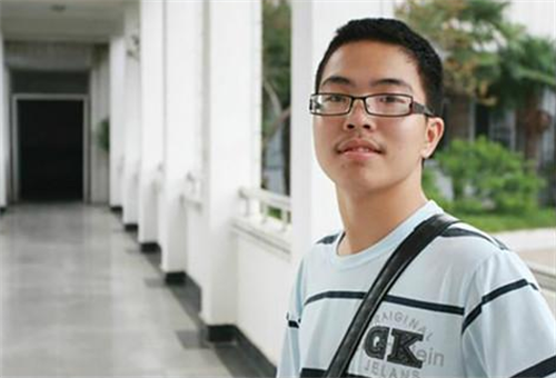 作文|高考生写下755字作文，阅卷组长通过4页注释才看懂，被评为了满分