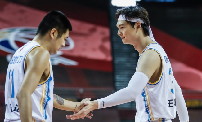 福建男篮|CBA最新排名！广厦逆转山东，北控反超首钢，福建豪取四连胜