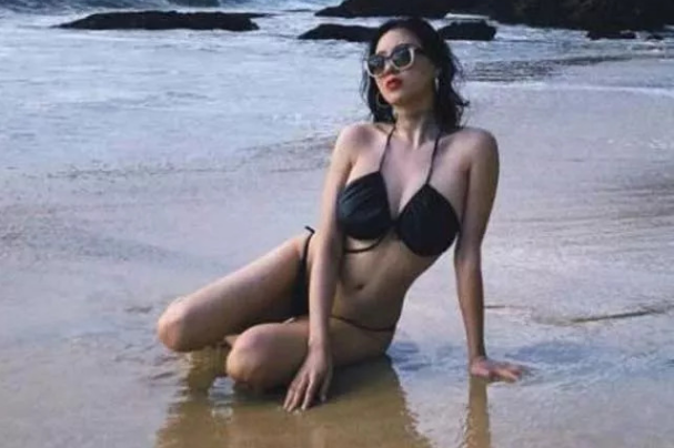 「蒋聘婷」130斤蒋聘婷到底是何方妖孽？看看这些照片就明白了！