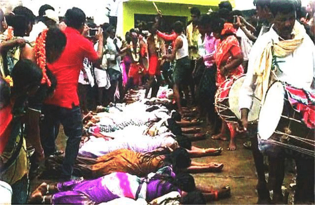 印度|印度女人想怀孕,集体躺在大街上,真相让人难以接受!