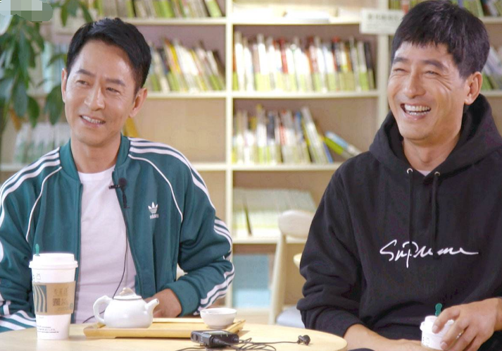 伪装者|哥哥凭《伪装者》走红，弟弟拿下影帝，却少有人知道他们是亲兄弟