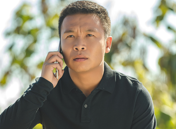 『张浩』他闲暇之余拍了一部电影火爆全中国， 香港影视大佬都给他当配角