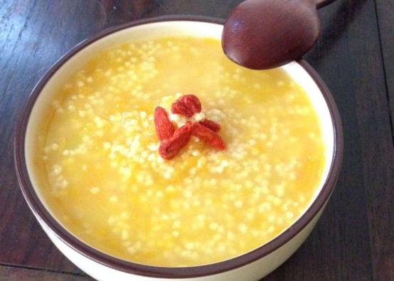 『南瓜』天气热多喝这款粥，营养又美味，孩子每次都要喝两碗