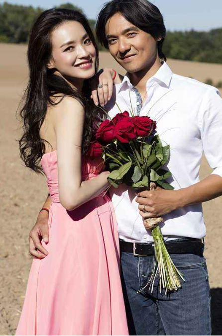 宋小宝：彭于晏苦追她7年，与王力宏同居6年，黎明同居7年，最终却嫁给了他！