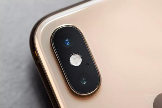 iphone xs@苹果iPhone Xs真实体验，值不值得入手，看完你就不会再纠结了