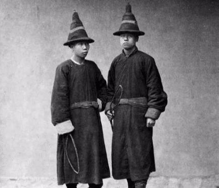 『老照片』老照片:日寇灭绝人性给女性注射药剂,女子哭成泪人