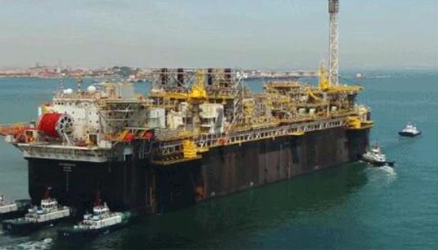 吨位|中国一艘海上巨无霸交付，吨位相当于6艘航母，能抵挡几十枚导弹