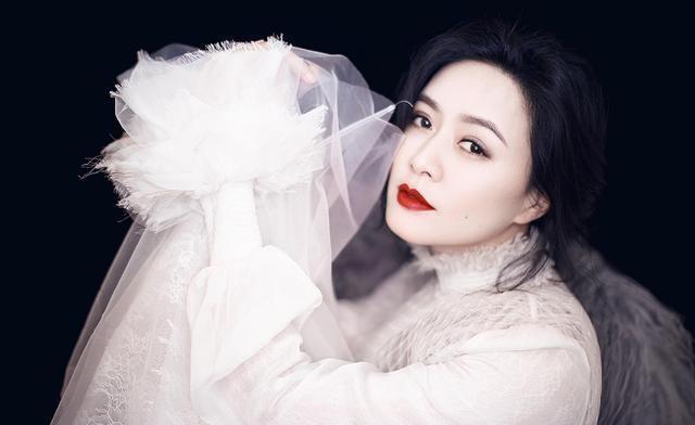田海蓉|她事业巅峰意外怀孕,丈夫是谁无人知,女儿12岁长相浮现生父基因