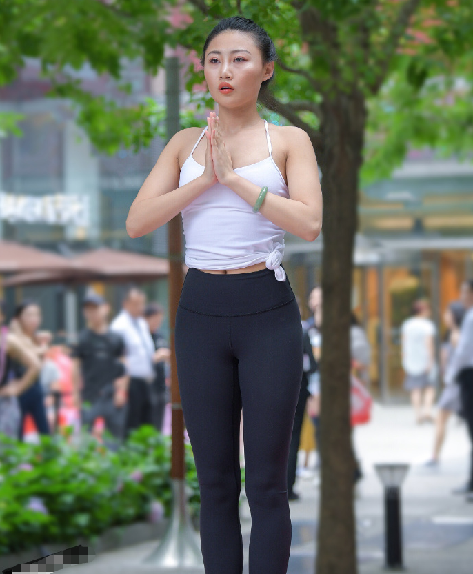 「小姐姐」修身养性的瑜伽运动，越来越受青睐了