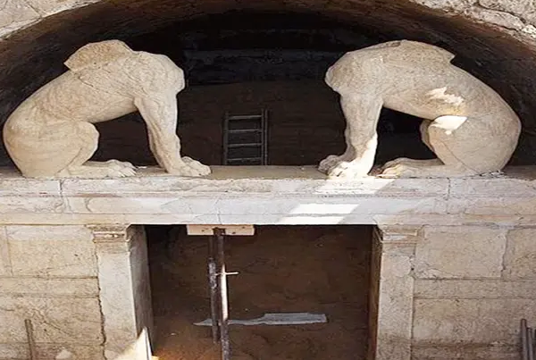 【武则天】千年古墓被发掘，专家进入墓中，发现墓门后面竟站着一个人