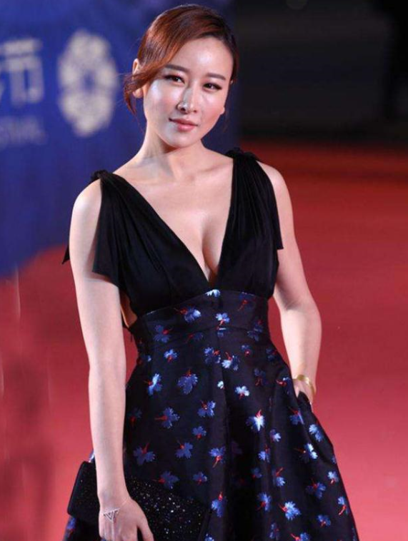 电影|娱乐圈“不敢惹”的4位女星，个个都是“功夫高手”！