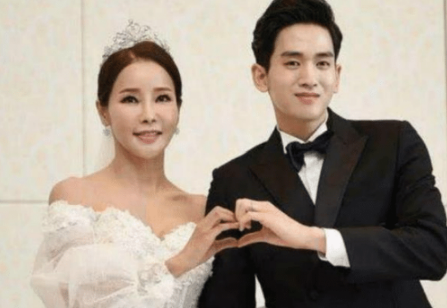 |?韩国有名的“母子恋”已结婚两年，看到女方婚后样子，网友：更美了！