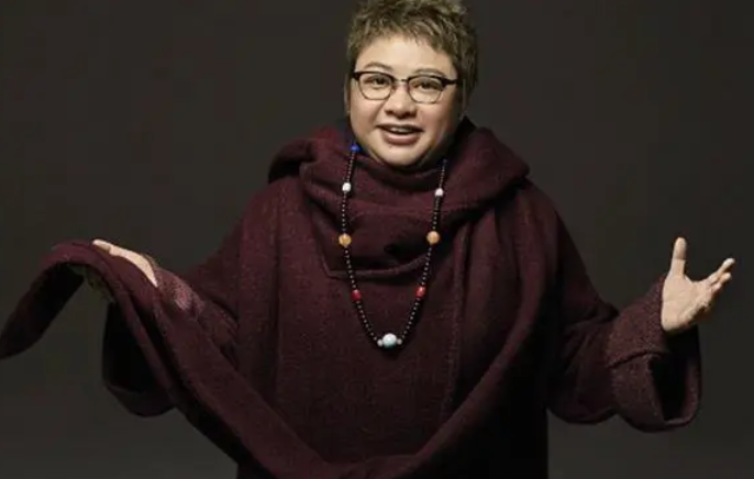 娱乐圈|长得丑却红得“一塌糊涂”的7大女星，网友：前两名必须是靠实力